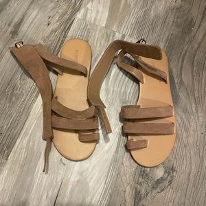 Women’s size 5.5 forever 21 sandals